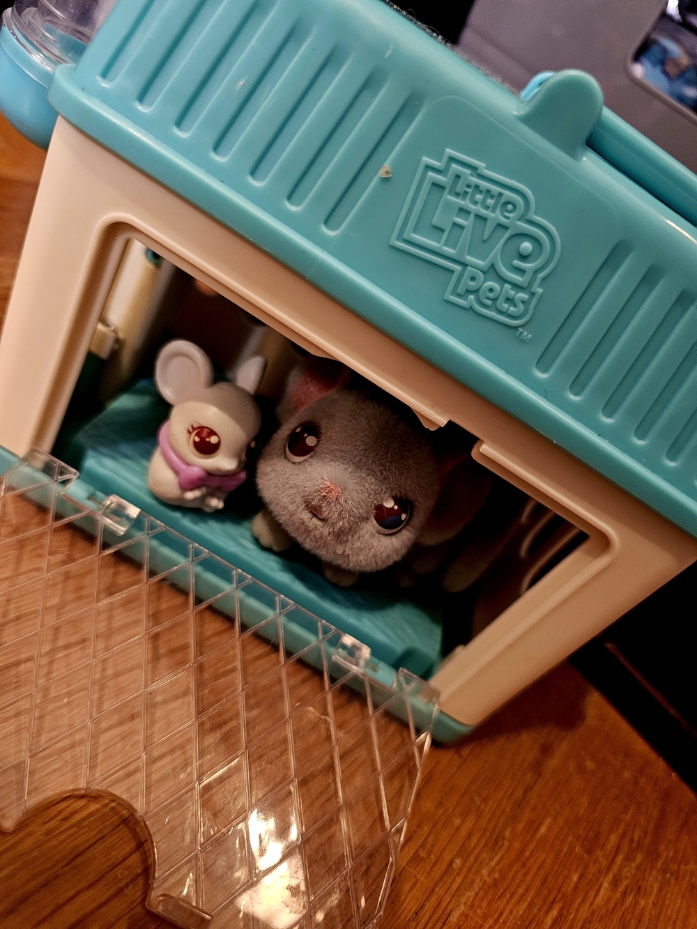 Little Live Pets Mama Surprise Minis Mouse Playset with Surprise Baby